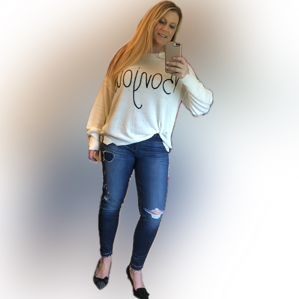 Boutique x Royal & Reese Bonjour Graphic Light Knit Oversized Sweater Ivory LG - Picture 7 of 10